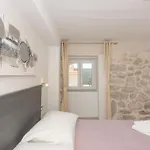 Family Friendly House With A Swimming Pool Vrpolje, - 25004 Casa de Férias Šibenik
