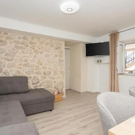 Family Friendly House With A Swimming Pool Vrpolje, - 25004 * Sibenik