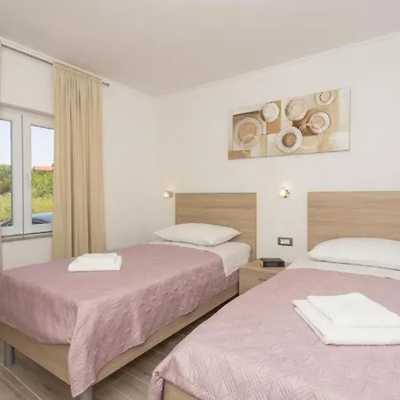Family Friendly House With A Swimming Pool Vrpolje, - 25004 Holiday home *