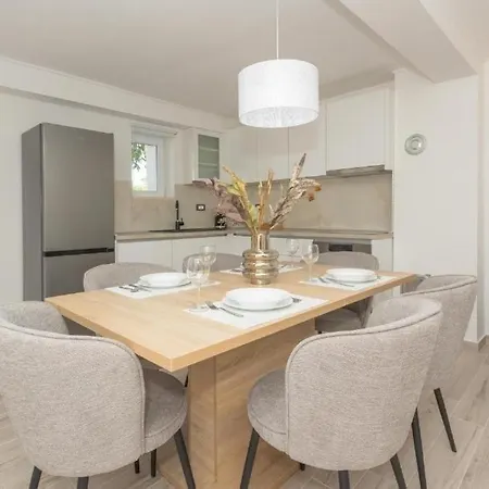 Family Friendly House With A Swimming Pool Vrpolje, Sibenik - 25004