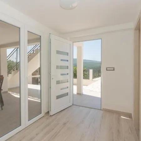 Family Friendly House With A Swimming Pool Vrpolje, Sibenik - 25004 *