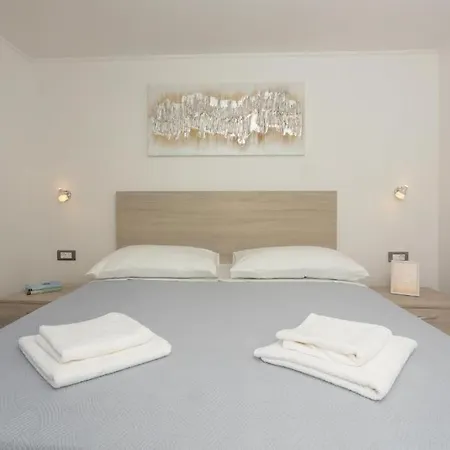 Family Friendly House With A Swimming Pool Vrpolje, Sibenik - 25004 Nyaraló *