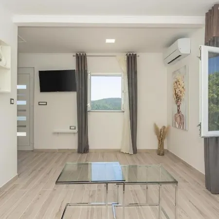 Family Friendly House With A Swimming Pool Vrpolje, - 25004 Holiday home *
