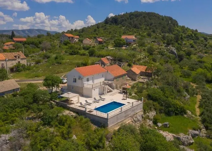 Family Friendly House With A Swimming Pool Vrpolje, Sibenik - 25004 Šibenik