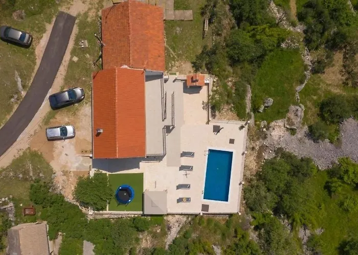 Family Friendly House With A Swimming Pool Vrpolje, Sibenik - 25004 Sibenik