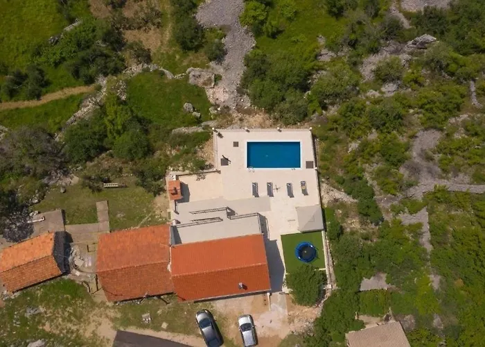Family Friendly House With A Swimming Pool Vrpolje, Sibenik - 25004 Šibenik