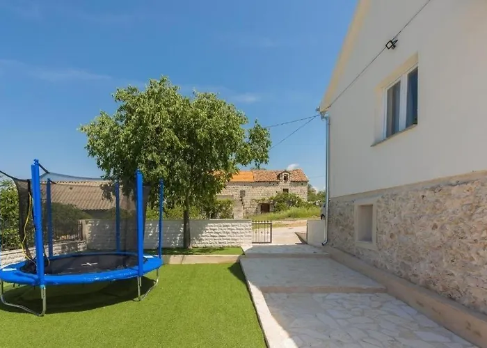 Family Friendly House With A Swimming Pool Vrpolje, Sibenik - 25004 Sibenik