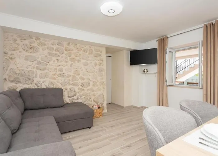 Family Friendly House With A Swimming Pool Vrpolje, Sibenik - 25004 * シベニク