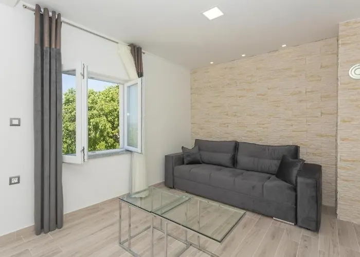 Family Friendly House With A Swimming Pool Vrpolje, Sibenik - 25004