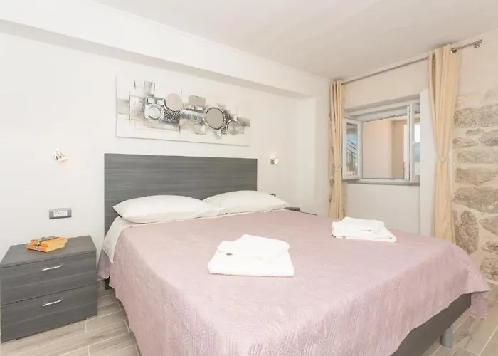 Family Friendly House With A Swimming Pool Vrpolje, Sibenik - 25004 Šibenik