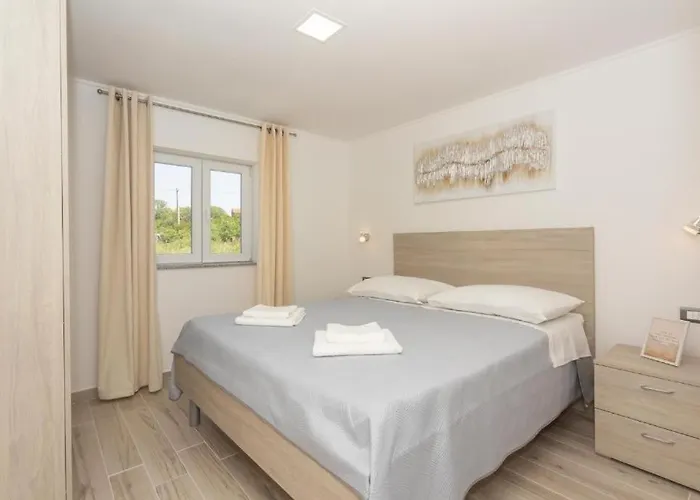 Family Friendly House With A Swimming Pool Vrpolje, Sibenik - 25004 Holiday home Sibenik