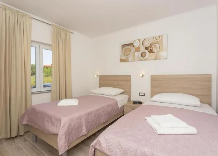 Family Friendly House With A Swimming Pool Vrpolje, Sibenik - 25004 別荘 *