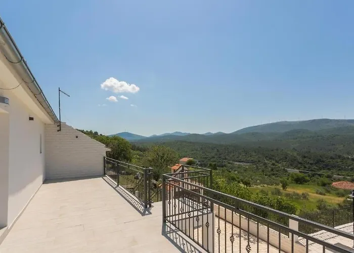 Family Friendly House With A Swimming Pool Vrpolje, Sibenik - 25004