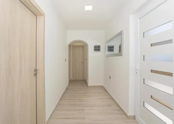 Family Friendly House With A Swimming Pool Vrpolje, Sibenik - 25004 Sibenik