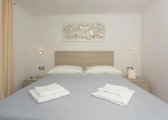 Family Friendly House With A Swimming Pool Vrpolje, Sibenik - 25004 Holiday home *