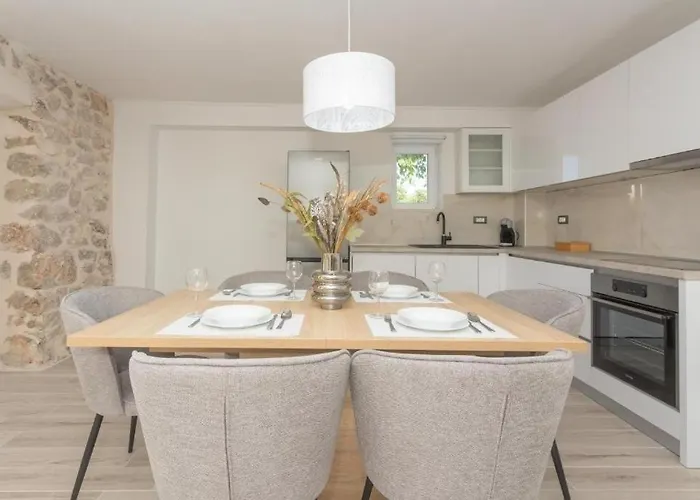 別荘 Family Friendly House With A Swimming Pool Vrpolje, Sibenik - 25004