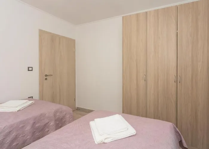 Family Friendly House With A Swimming Pool Vrpolje, Sibenik - 25004 * シベニク